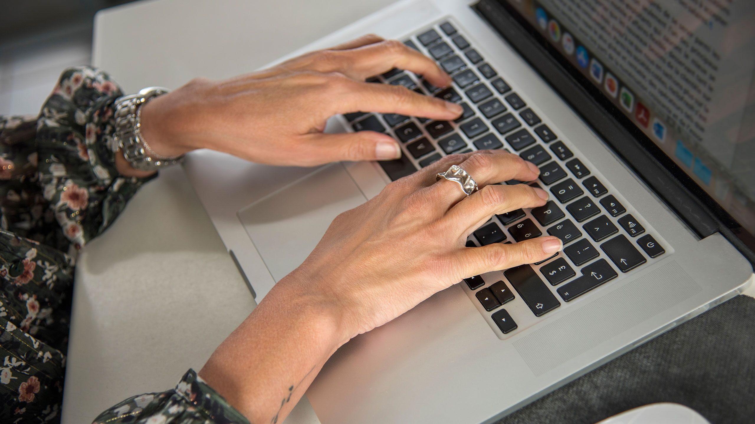 Finexpression | Vous préférez vous concentrer sur votre métier premier et déléguer tout ou partie de la rédaction à une plume experte ? 